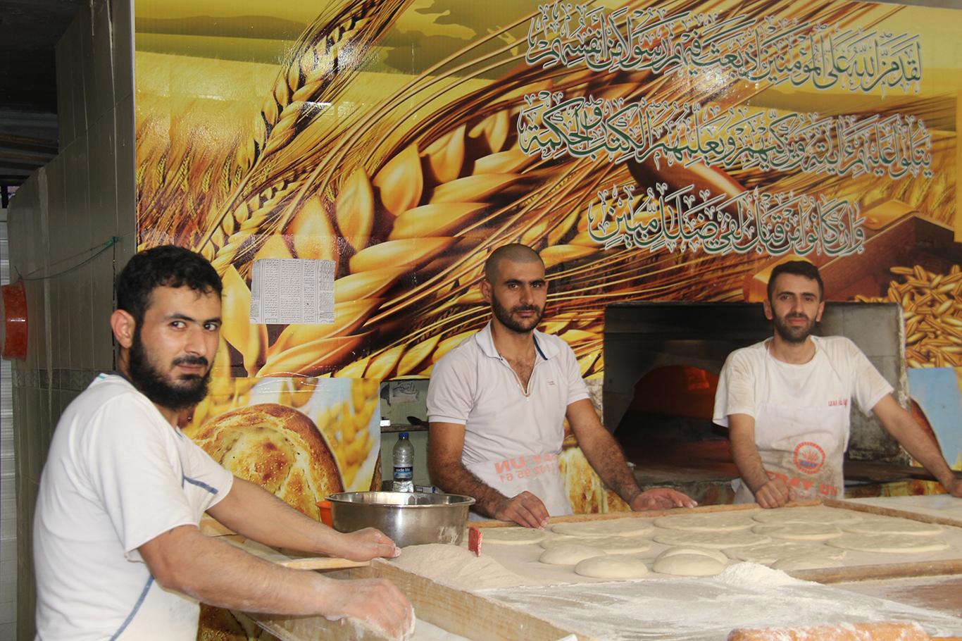 Fırında çalışan işçiler